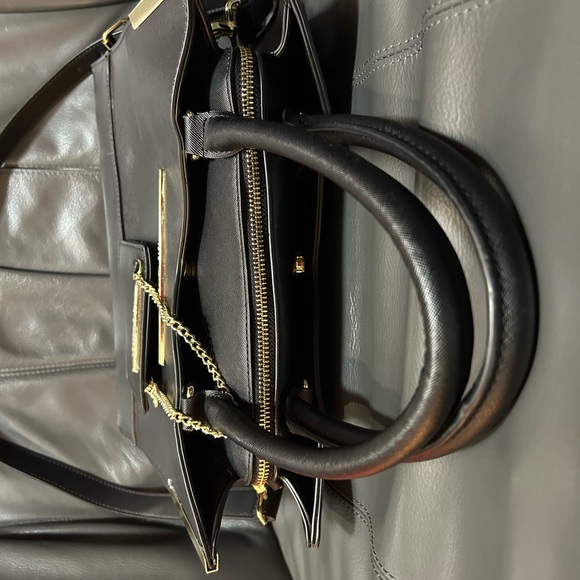 Steve Madden hand bag, black, new, a must have for your closet, lovely. - Picture 3 of 14